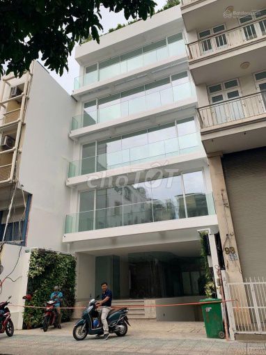 Gấp! Siêu hot! Nhà Mặt Tiền Đường Lê Văn Sỹ, Phường 12, Quận 3.