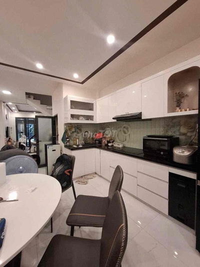 CMT8 – QUẬN 10 🏠 HẺM XE HƠI 5M – CÁCH MẶT TIỀN ~50M – NHÀ 3 TẦNG MỚI