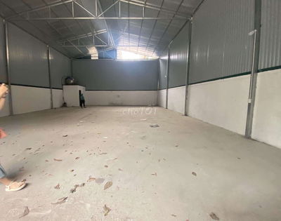 Cho thuê nhà xưởng 250 m2 giá thuê 18 triệu/ tháng