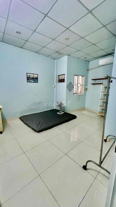 Cho thuê phòng trọ 25m2, đường bùi đình tuý