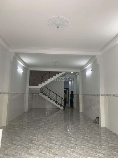 Cho thuê nhà 3 tầng mặt tiền đường Tống Duy Tân