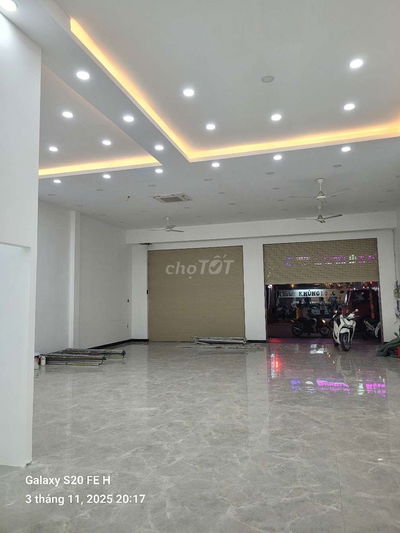 🧣Cho thuê Tòa nhà DT 1000m Mặt tiền kinh Doanh