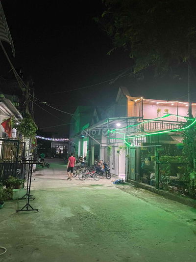 bán nhà dân xây chắc chắn sổ riêng