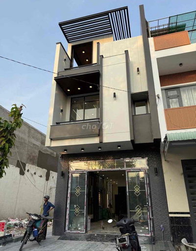 BÁN NHÀ TRỆT 2 LẦU MỚI KDC HỒNG LOAN 6A GẦN BÊN XE MỚI CẦN THƠ