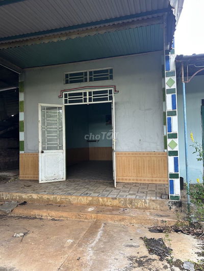 Cần bán nhà ở , chiều ngang 20m mặt đường nhựa , tổng 1000m2