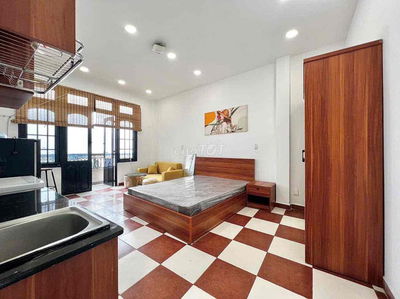 Căn Hộ Studio -40m2 - Ban Công - Full Nội Thất- Gần Khu Phan Xích Long