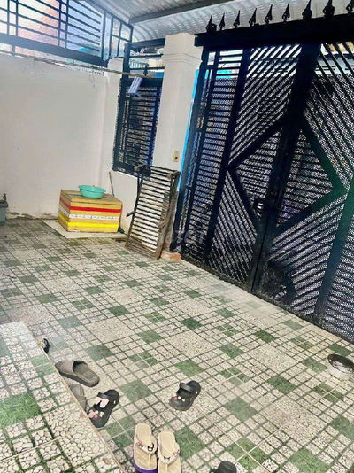 Nhà Mai Văn Vĩnh - 4m x 15m - gần mặt tiền chỉ 6.x Tỷ