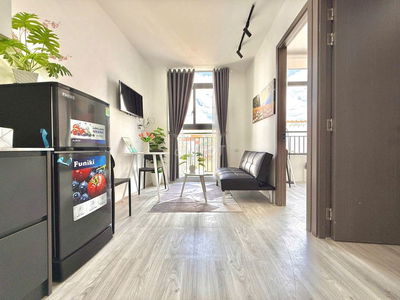 Căn hộ 2 phòng ngủ - ban công, full nội thất Quận 4 sát trung tâm