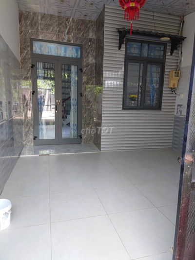 Nhà cho thuê nguyên căn ( nhà mới) gần Ủy ban NGAY MAT TIEN