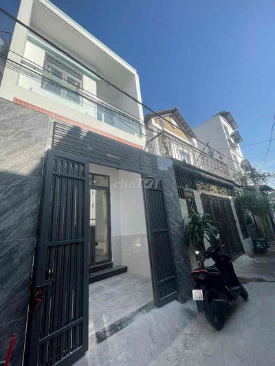 CẦN BÁN NHÀ LẦU NGÃ TƯ GA NHỈNH 4 TỶ - GẦN CHỢ CẦU ĐỒNG KỀ BÊN GÒ VẤP