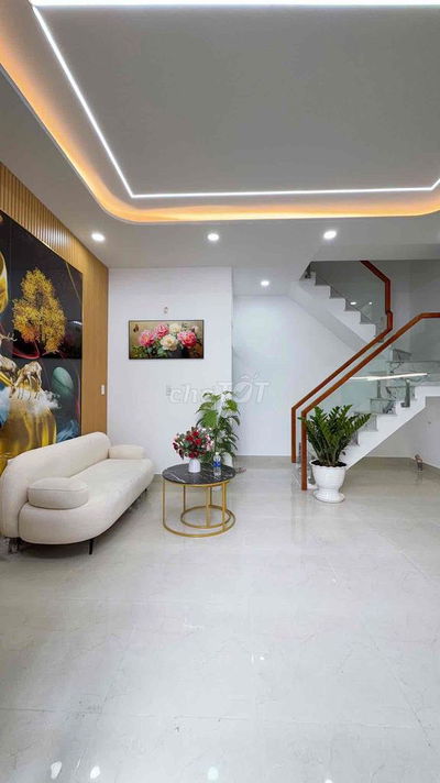 Nhà đẹp Thạnh Xuân 25 giá rẻ