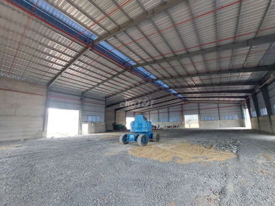 Cho thuê xưởng 2400m2.Giá 155 triệu .Đầy đủ giấy tờ,Tân Uyên Bình Duog