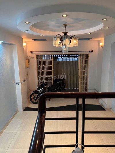 Hẻm 3m thông cộng hòa p13 DT:4x16 trệt 2 lầu st nhà còn cứng ở liền