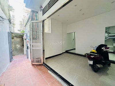 6 tầng thang máy Láng Hạ Full đồ 8 phòng khép kín thuê 500tr/nam