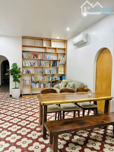 📍 TRUNG TÂM THÀNH PHỐ – ĐI BỘ RA CÔNG VIÊN, SÔNG, QUẢNG TRƯỜNG