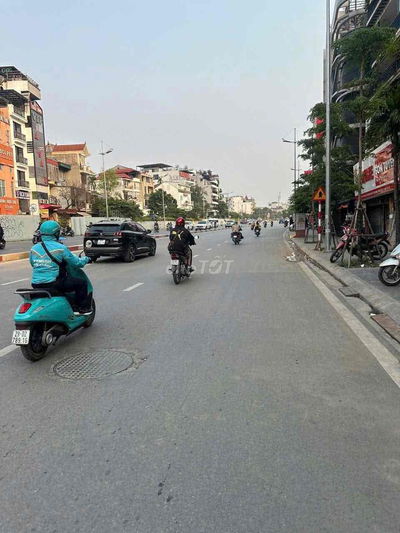 Phố Âu Cơ,Tây Hồ - 140m2x7T,thang máy - 27 tỷ - 20 ra oto - VIP TÂY HO