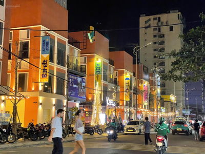 BÁN TÒA CĂN HỘ AN THƯỢNG 35, DT: 105M2, 7 TẦNG 12 CĂN HỘ, DÒNG TIỀN 100TR/THÁNG, GẦN BIỂN