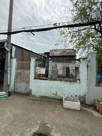 Bán dãy nhà trọ 110m2 hẻm xe hơi gần cầu Phú Xuân có 6 phòng trọ