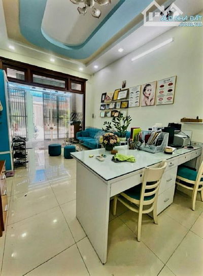 BÁN NHÀ ( 4 X 18 ) BÌNH PHÚ GẦN SIÊU THỊ MEGA  _ 3 TẦNG ĐÚC 4PN CHỈ 9,5T.