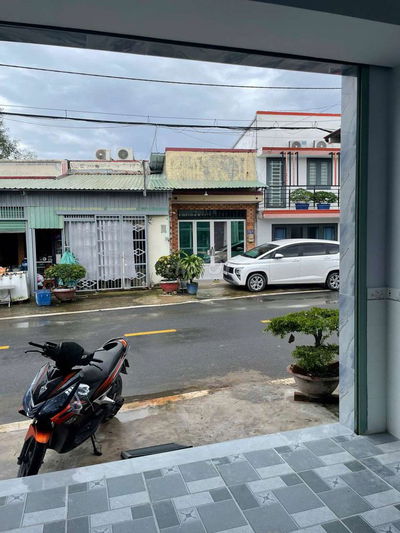 Bán nhà mặt tiền xe tải