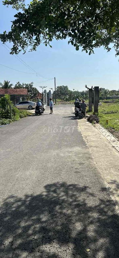 Bán ngộp lô đất Gần Vinhome Hóc Môn 5x30 trước tết giá 1 tỷ 350tr TL