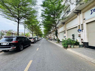 Phòng Ngay ngã 5 chuồng Cún Quang Trung Và Trần Thị Nghỉ