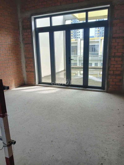 CHO THUÊ HOẶC BÁN NHÀ PHỐ BCONS UNI VALLEY