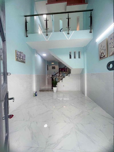 Nhà Bán DT 3m90x11m41 . 1 lửng .1 lầu  Đường Đình Hoà . p13 Q8