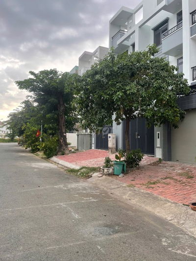 Bán nền đất đường số 6 KDC 13E Intresco giá rẻ