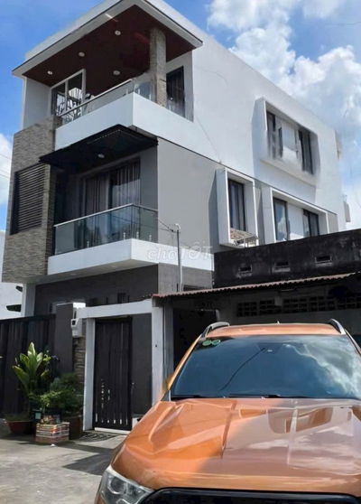 bán nhà 130m2 Biệt thự 1 trệt 3L đường oto Tam Phú Thủ đức 8 tỷ 400