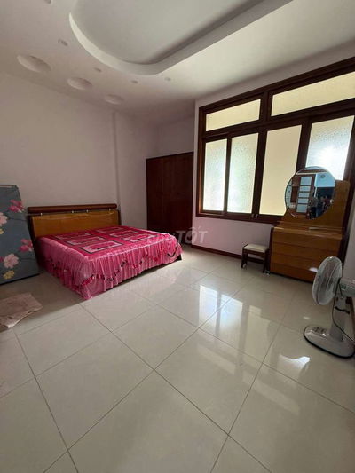 Bán nhà 3 ,5 tầng mặt tiền đường 10m5 - Hòa cường