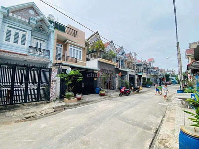 Bán Nhà 4 phòng Ngủ, Tân Đông Hiệp - Dĩ An