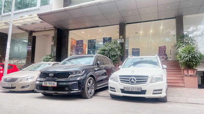 Cho thuê tầng 1 làm quán cafe trà sữa, tiệm nail chân đế tòa AD Building số 15 ngõ 82 Dịch Vọng Hậu