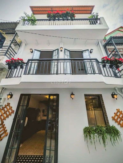 NHÀ 3 LẦU PHẠM VĂN CHIÊU NỘI THẤT CAO CẤP GIÁ 4TY3