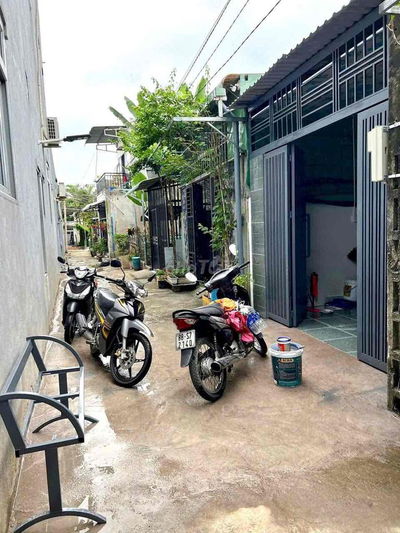 Nhà 3ty .Dt: 95m ngang 9m (có thể làm 2 căn) .Gần Bigc Go