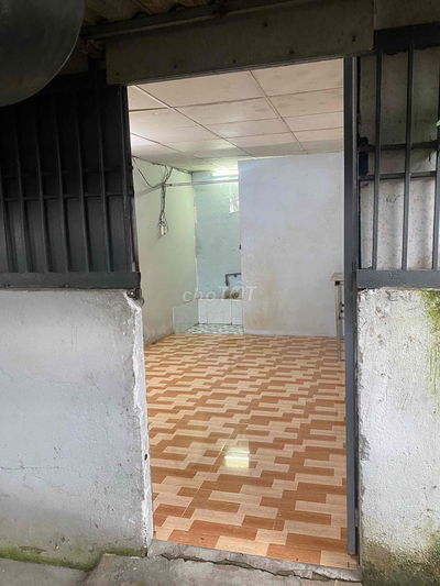 PHÒNG TRỌ SÁT LỘ - ĐƯỜNG LÊ VĂN LƯƠNG, NHÀ BÈ