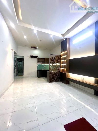 BÁN  NHÀ KiỆT NHỰA 5M CÓ LỀ NGUYỄN VĂN LINH CHỈ 6 TỶ X