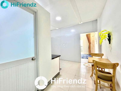 Cho Thuê 1PN Balcon 4ng4xe Full NT Cao Cấp Ngay MT Lạc Long Quân QTb