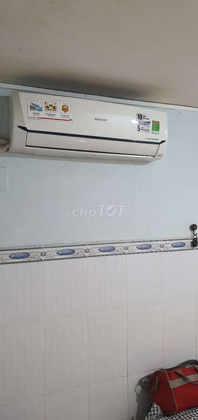 Còn 1p máy lạnh hẽm xe hơi giá 2.5tr