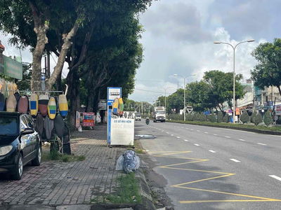 Mặt Tiền TRƯỜNG SƠN Đường 33m diện tích 130m