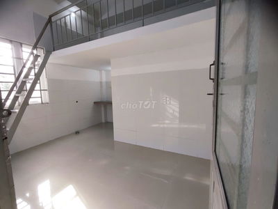 Phòng gác đúc, thoáng, không chung chủ đường Làng Tăng Phú GIÁ HẠT DẺ