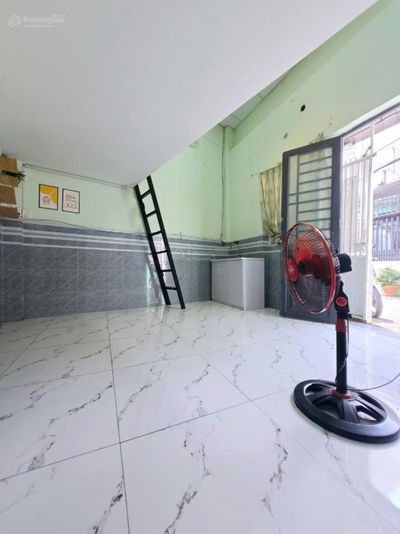 Nhà Đẹp, HXH 2T sát mặt tiền QL1K giá chỉ 1,3 tỷ.