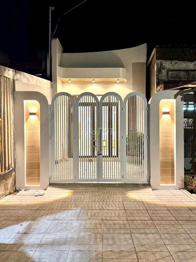 EM KẸT VỐN LÀM ĂN CẦN BÁN NHÀ CẤP 4 TRONG CHỢ CÔNG 11