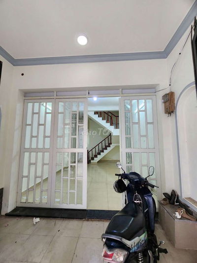 CHO THUÊ NHÀ TRỆT LẦU HẺM XE HƠI SẠCH ĐẸP KHU HIỆP BÌNH