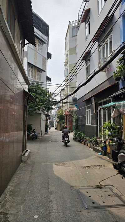 CÁCH VÀI BƯỚC XE RA MẶT TIỀN XE HƠI  Q4 chỉ 3 tỷ -30m2 x 4 tấm