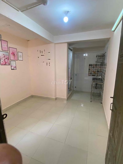 Phòng Cửa Sổ Trời giá Rẻ ngay âu cơ - VHU