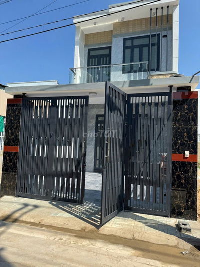 CON CÁI ĐÓN QUA MỸ BÁN NHANH CĂN NHÀ MỚI XÂY Ở KDC BÌNH HOÀ