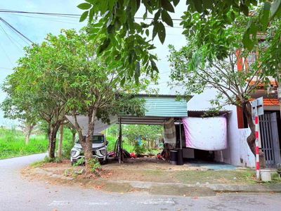 Lô góc 2MT đường Lê Quang Định và Đô Đốc Tuyết, Hoà Xuân, Đà Nẵng.