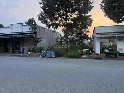 920TR BÁN NHANH ĐẤT MT KINH DOANH MP3 300M2 GẦN KCN MỸ PHƯỚC 3