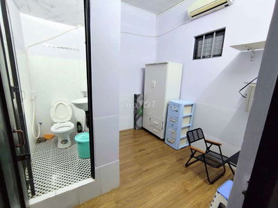 Phòng 12m2 wc riêng phù hợp 1 người, full NT, ko phí DV, free để xe.